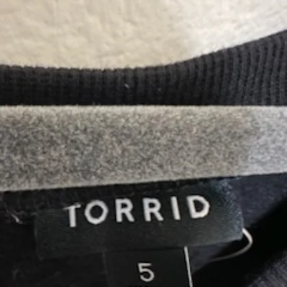 273 Torrid sweater sz 5 - Picture 3 of 5